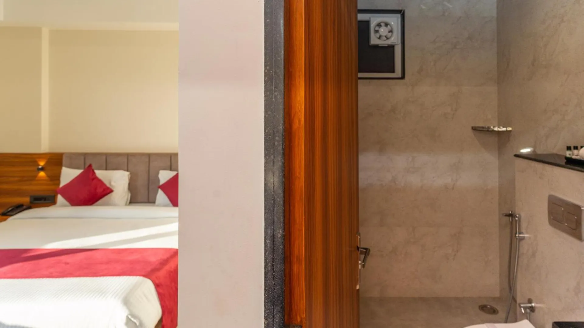 Raghunandan Palace - A Premier Boutique Stay, City Center & 500 Meters From City Railway Station ウダイプル 3*,