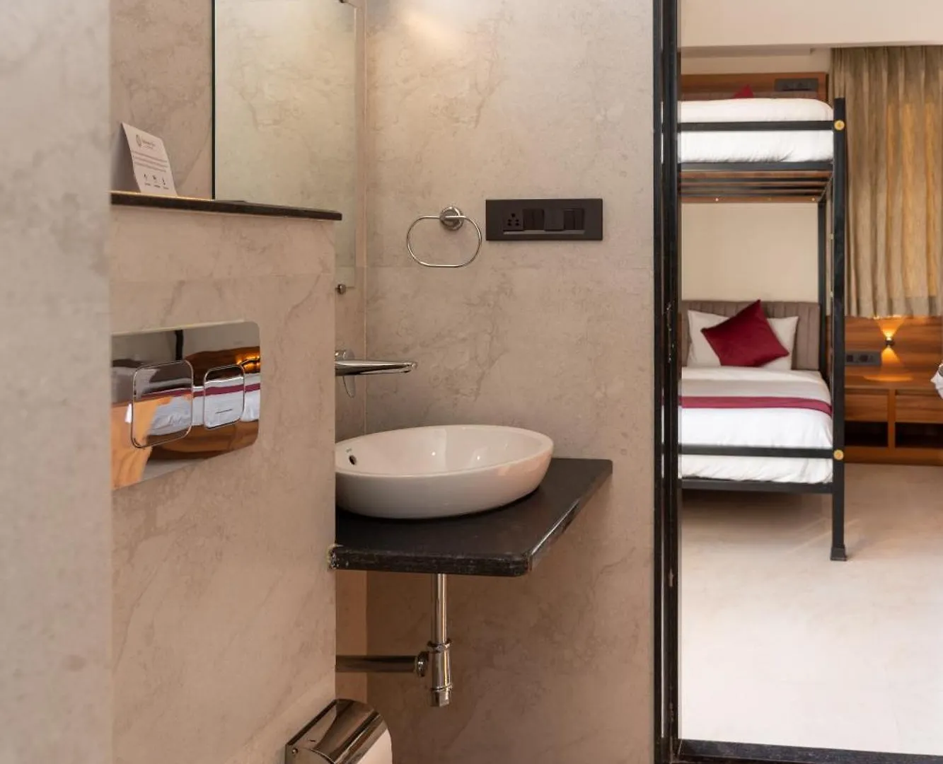 Raghunandan Palace - A Premier Boutique Stay, City Center & 500 Meters From City Railway Station ウダイプル 3*,  インド