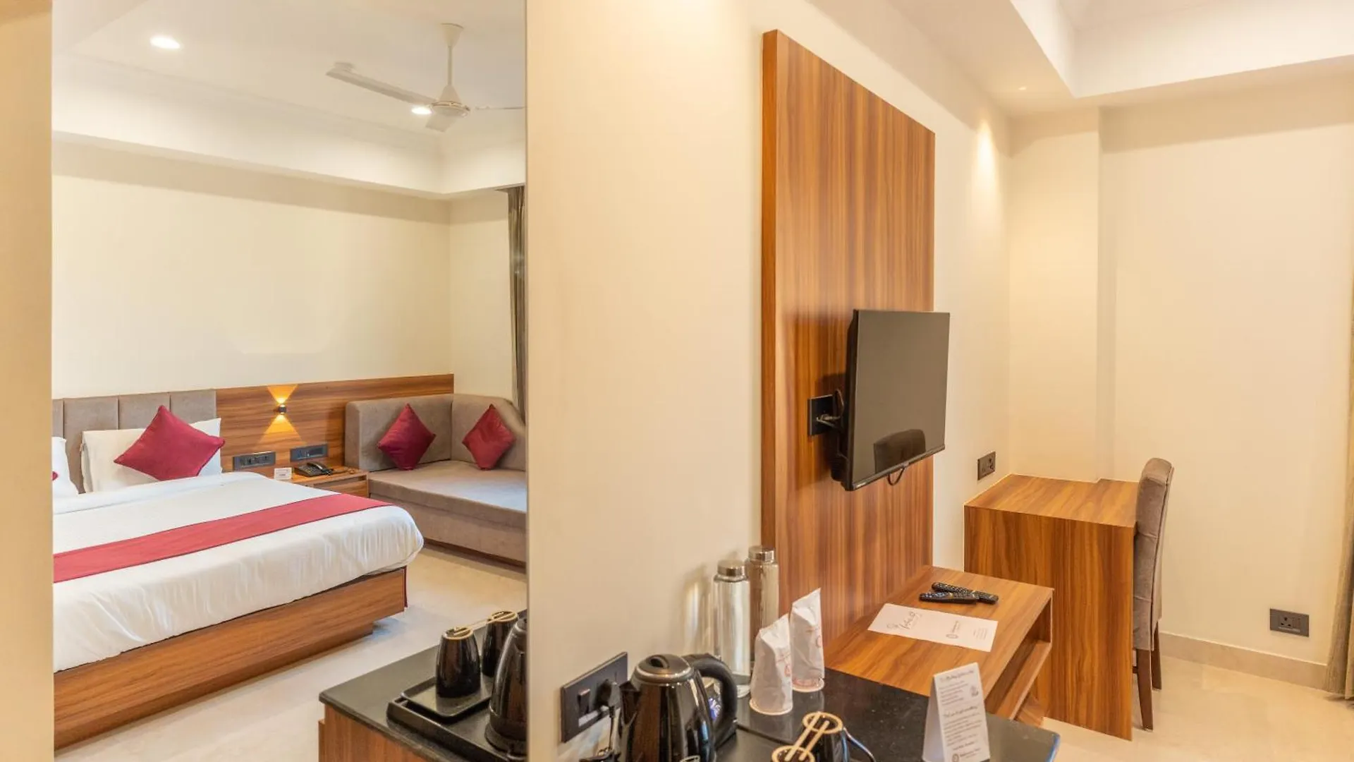 Raghunandan Palace - A Premier Boutique Stay, City Center & 500 Meters From City Railway Station Udaipur