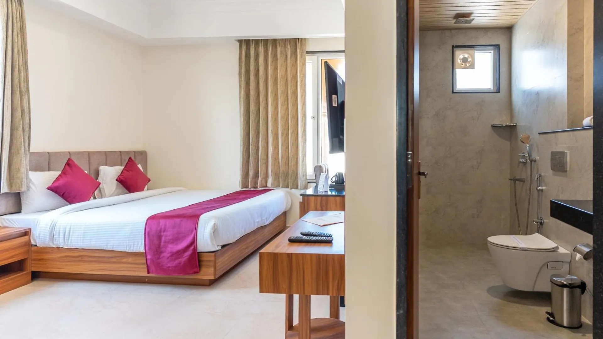 Raghunandan Palace - A Premier Boutique Stay, City Center & 500 Meters From City Railway Station Udaipur India
