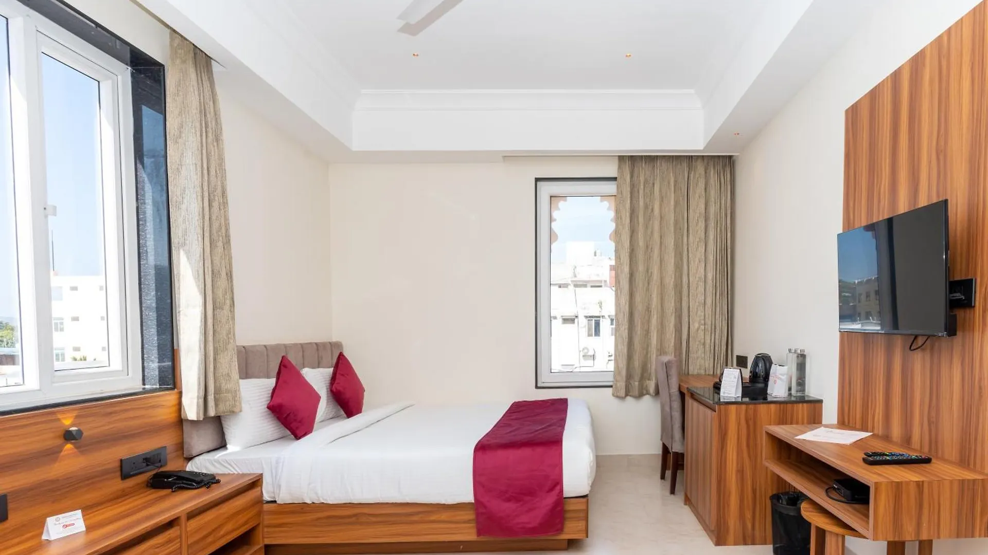 Raghunandan Palace - A Premier Boutique Stay, City Center & 500 Meters From City Railway Station Udaipur